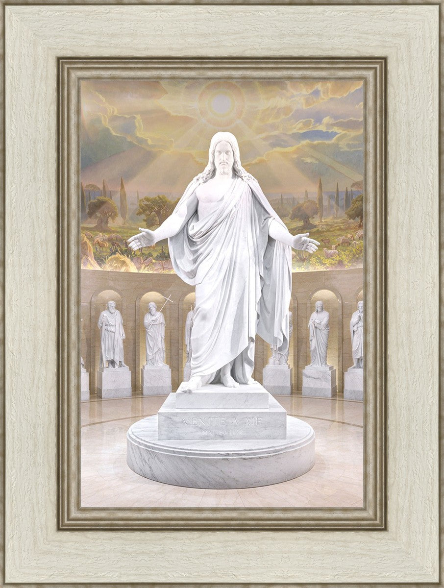 イエス像 The Christus by Aaron Shaw close up photograph of the Christus