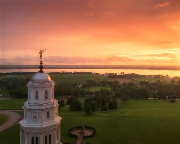 Nauvoo, Sunglow On The Mississippi